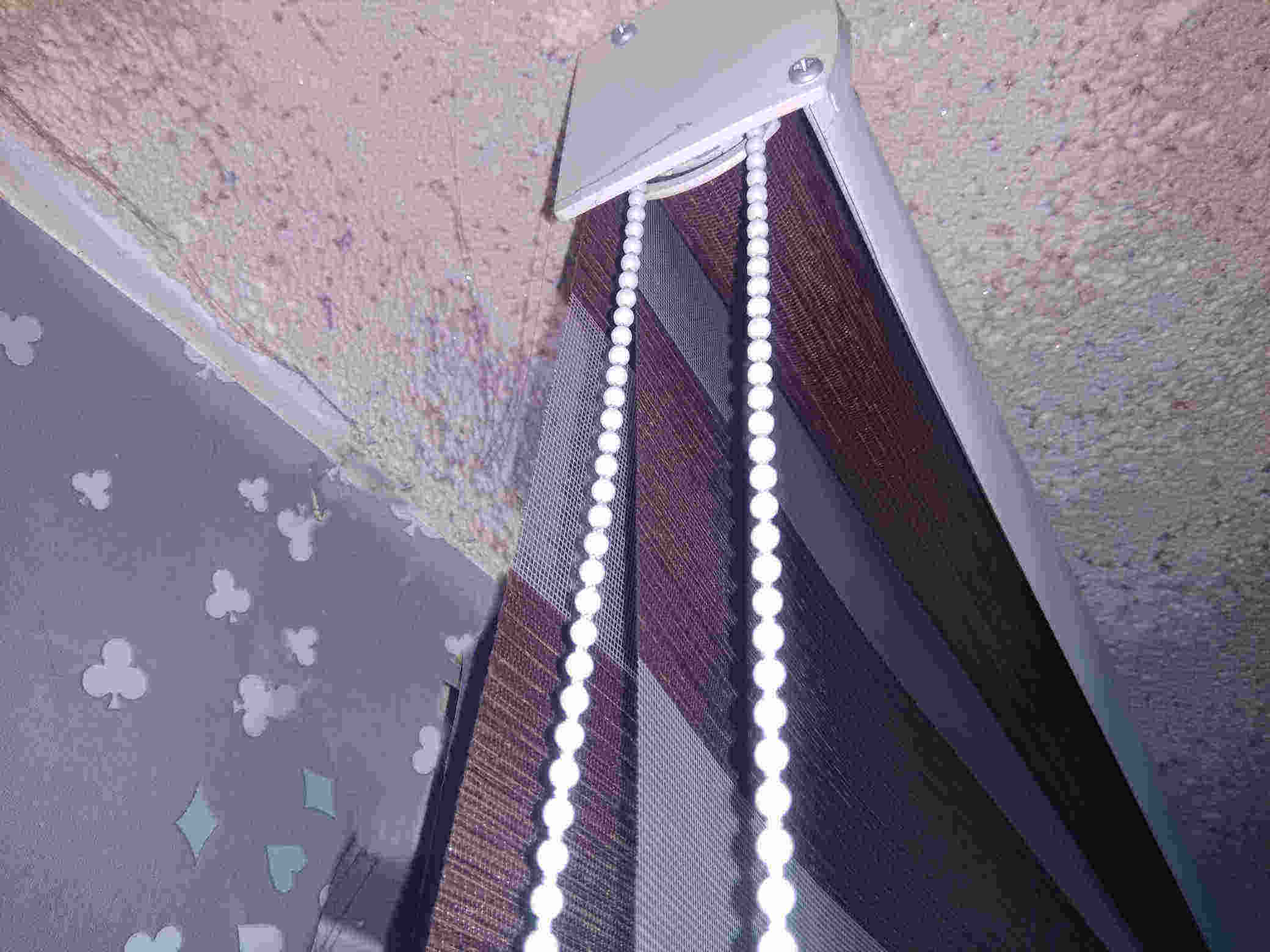 قسمت بالاي پرده زبرا